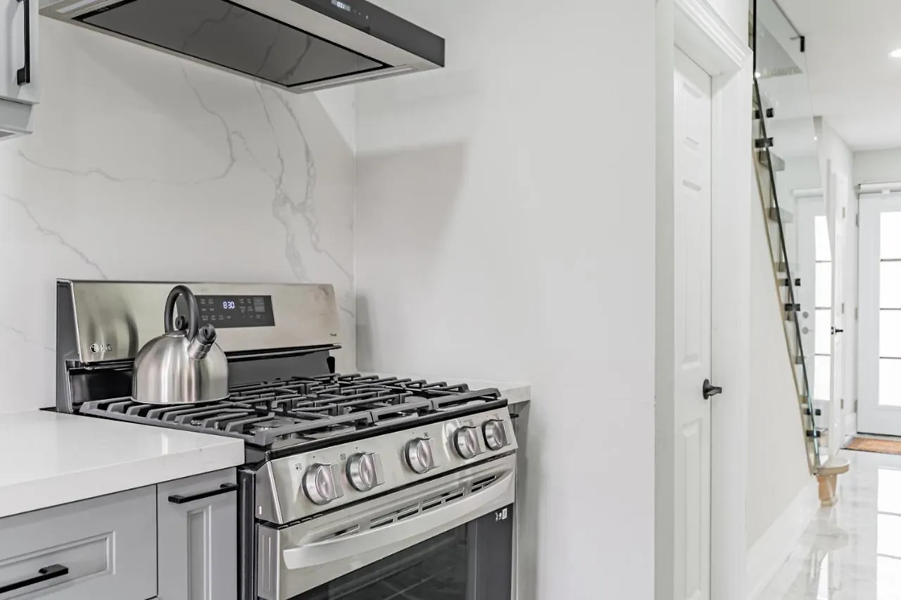 Victoria Park Property Toronto Guest house